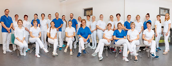 Wir suchen Zahnmedizinische Fachangestellte (m/w/d) – werden Sie jetzt oder später Teil unseres netten Teams