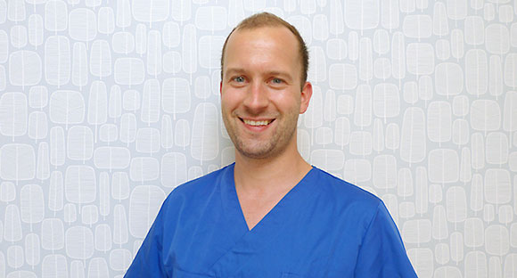 Implantologie, Oralchirurgie in Potsdam – MSc Implantologie, Fachzahnarzt für Oralchirurgie 